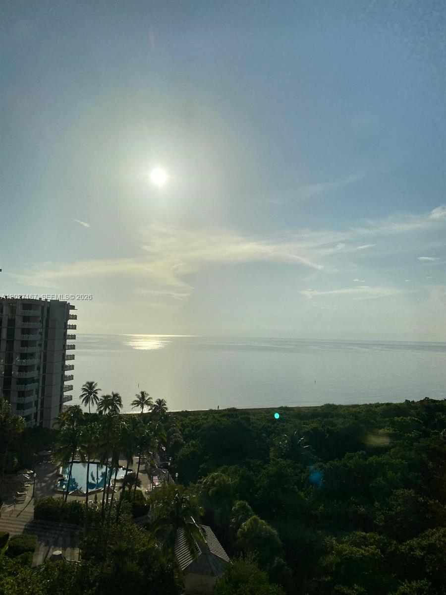 TOWERS OF KEY BISCAYNE CO - Residential Lease