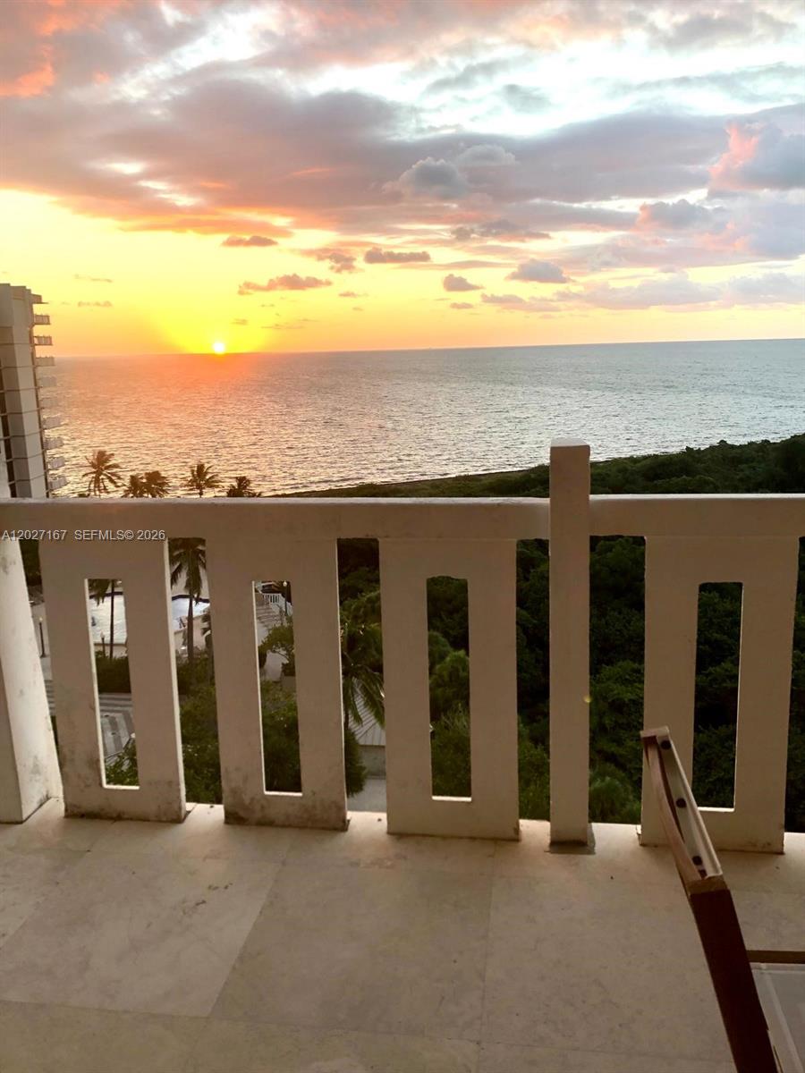 TOWERS OF KEY BISCAYNE CO - Residential Lease