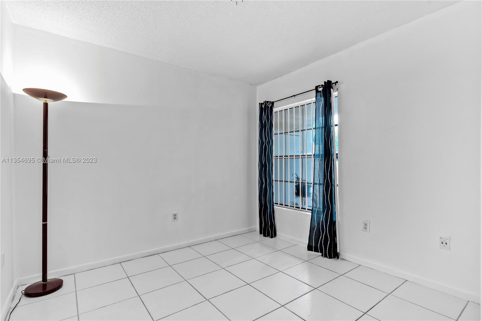 ELAN AT CALUSA CONDO IV - Residential Lease