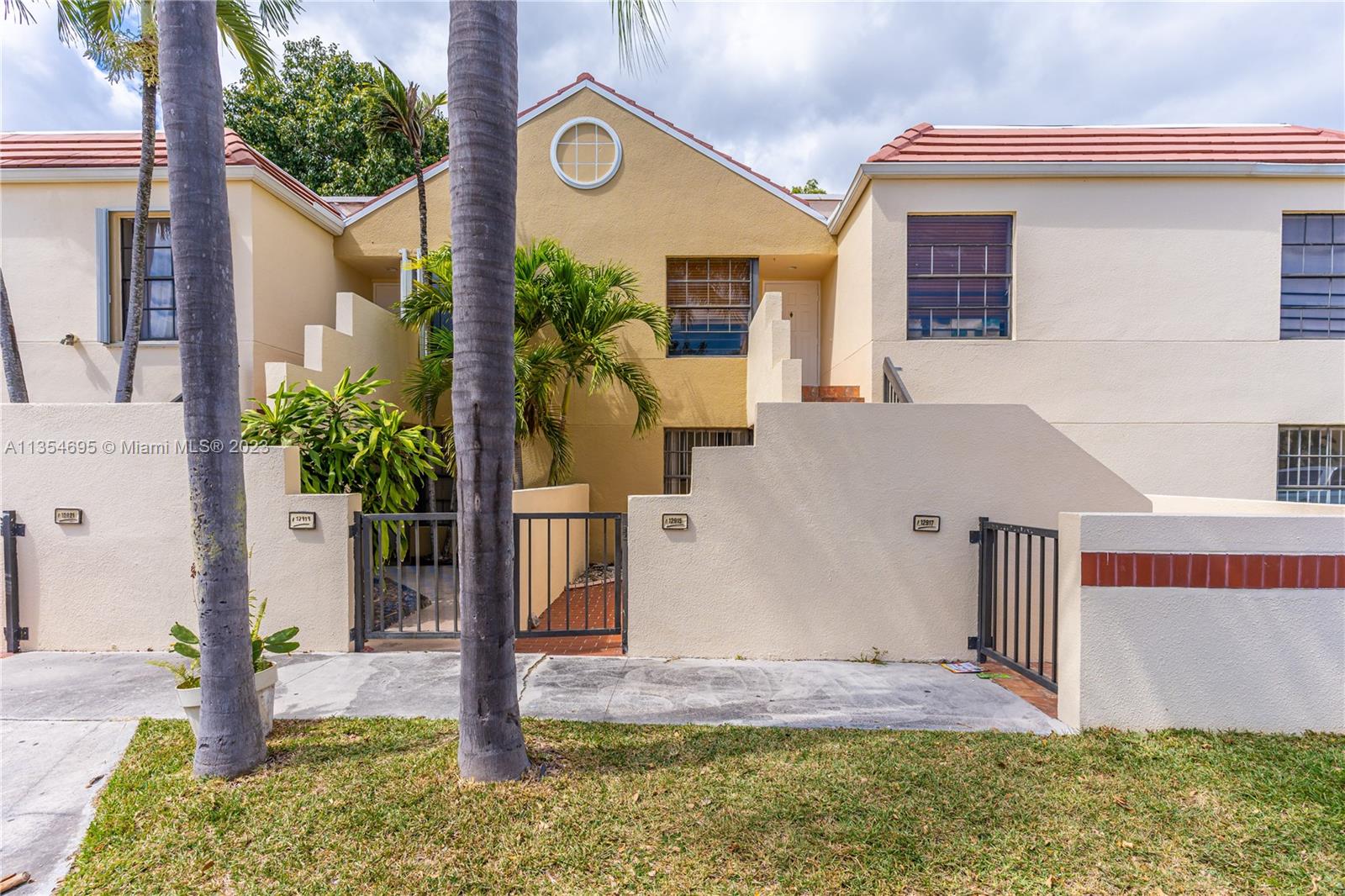 Beautiful three-bedroom, two-bath unit in excellent location (Elan at Calusa) that will not last!! Large, one-story, first-floor corner unit. Two private walled patios and separate storage area. Unit has clothes washer / dryer.  Elan community includes pool, tennis court and clubhouse. Elan at Calusa is in central Kendall with easy access to FL Turnpike, Dadeland Mall, the Falls and many restaurants and shopping venues. Need 24-hour notice to show.