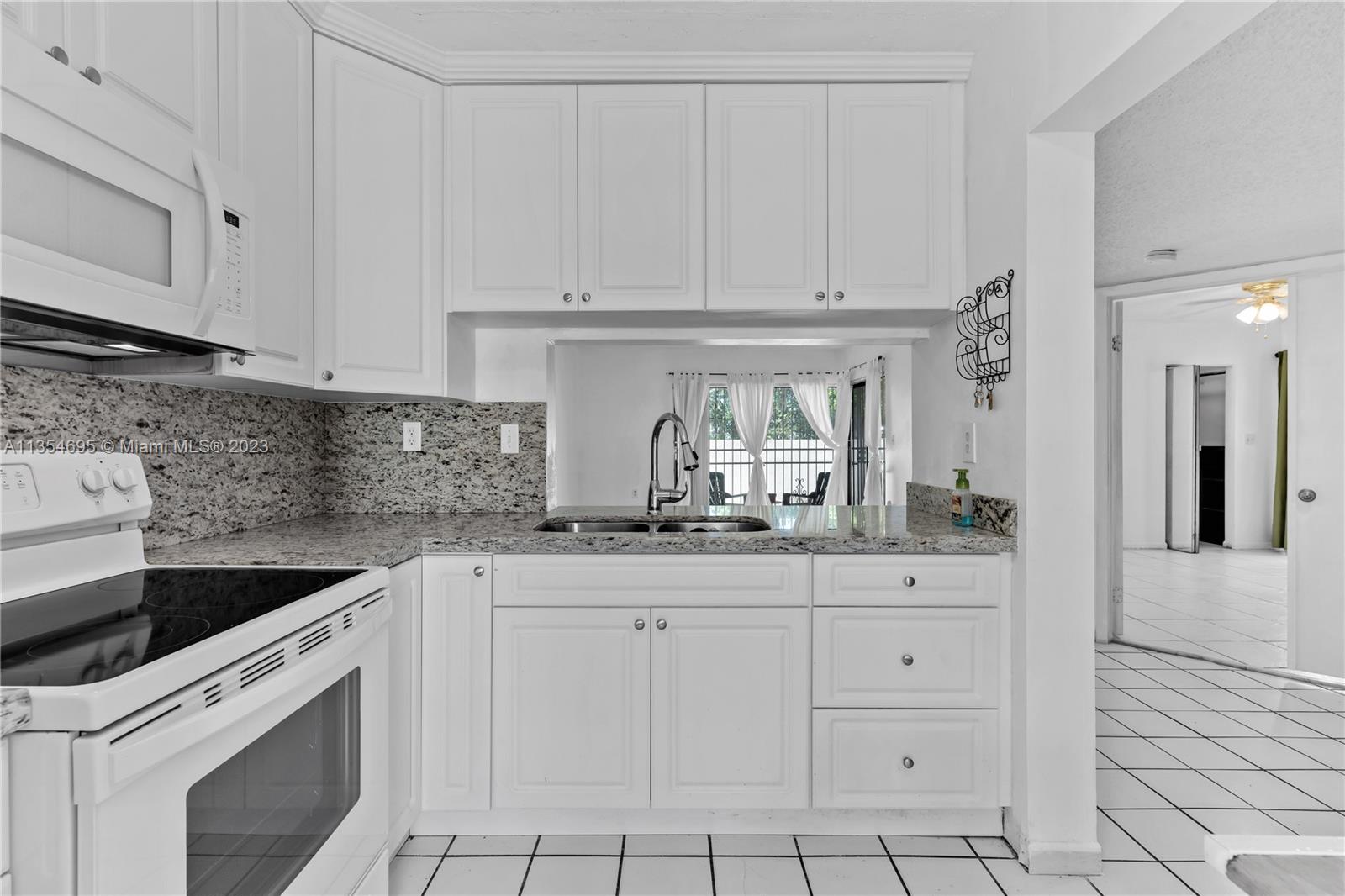 ELAN AT CALUSA CONDO IV - Residential Lease
