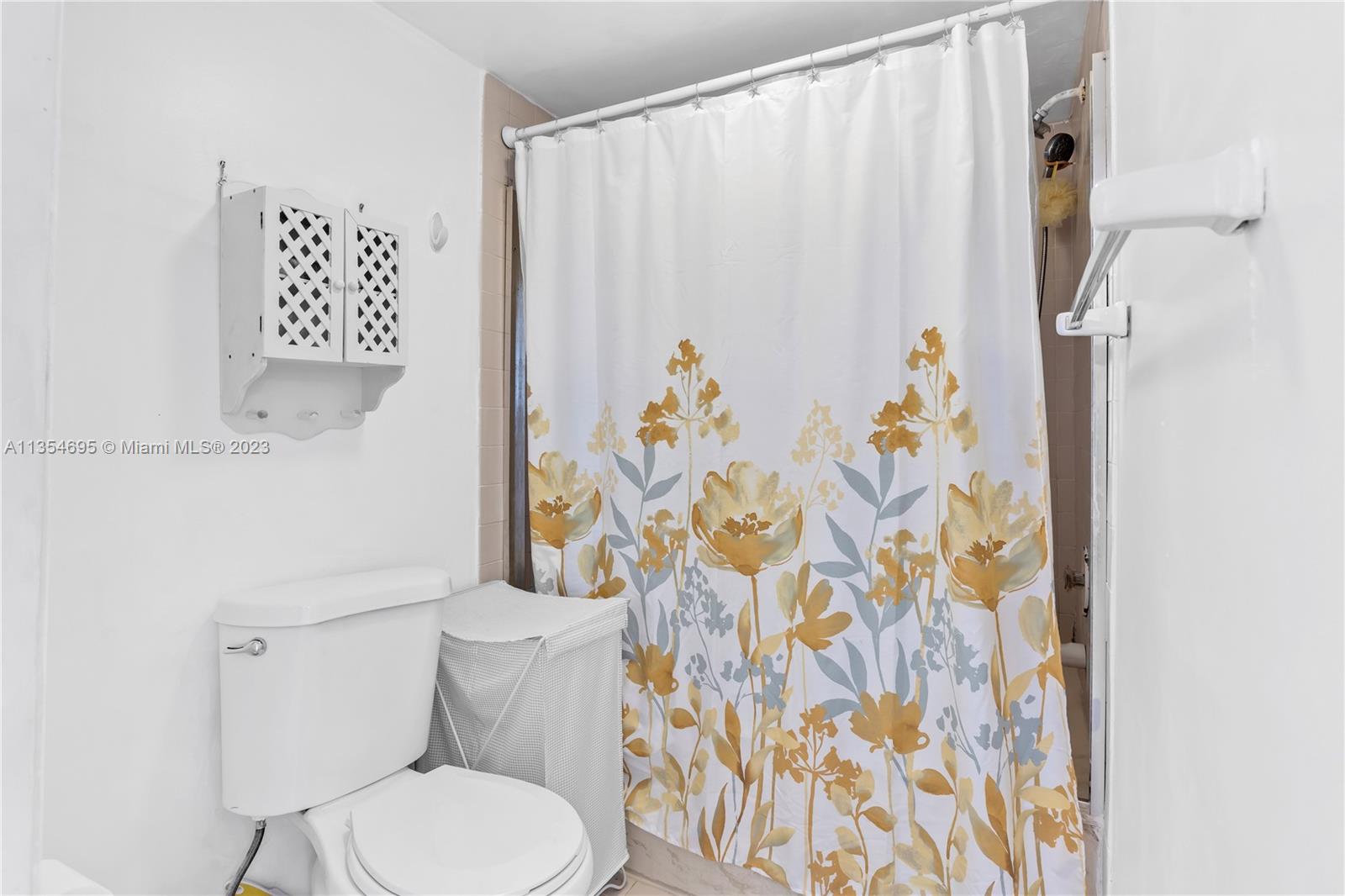 ELAN AT CALUSA CONDO IV - Residential Lease
