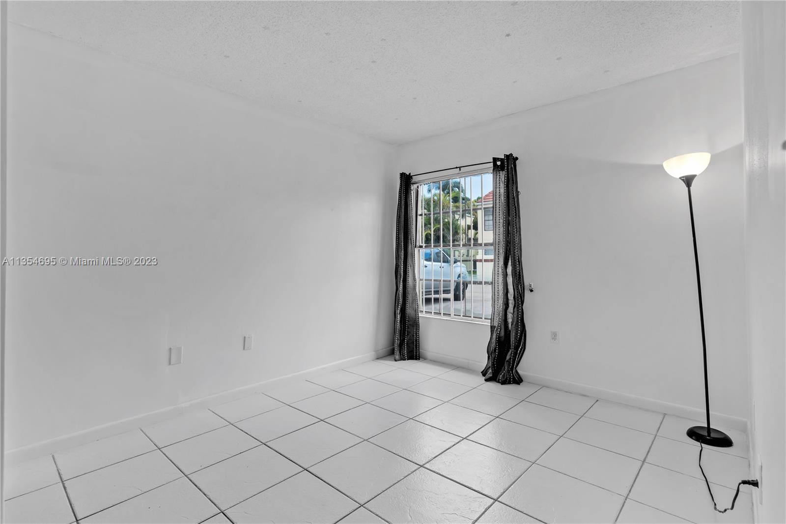 ELAN AT CALUSA CONDO IV - Residential Lease