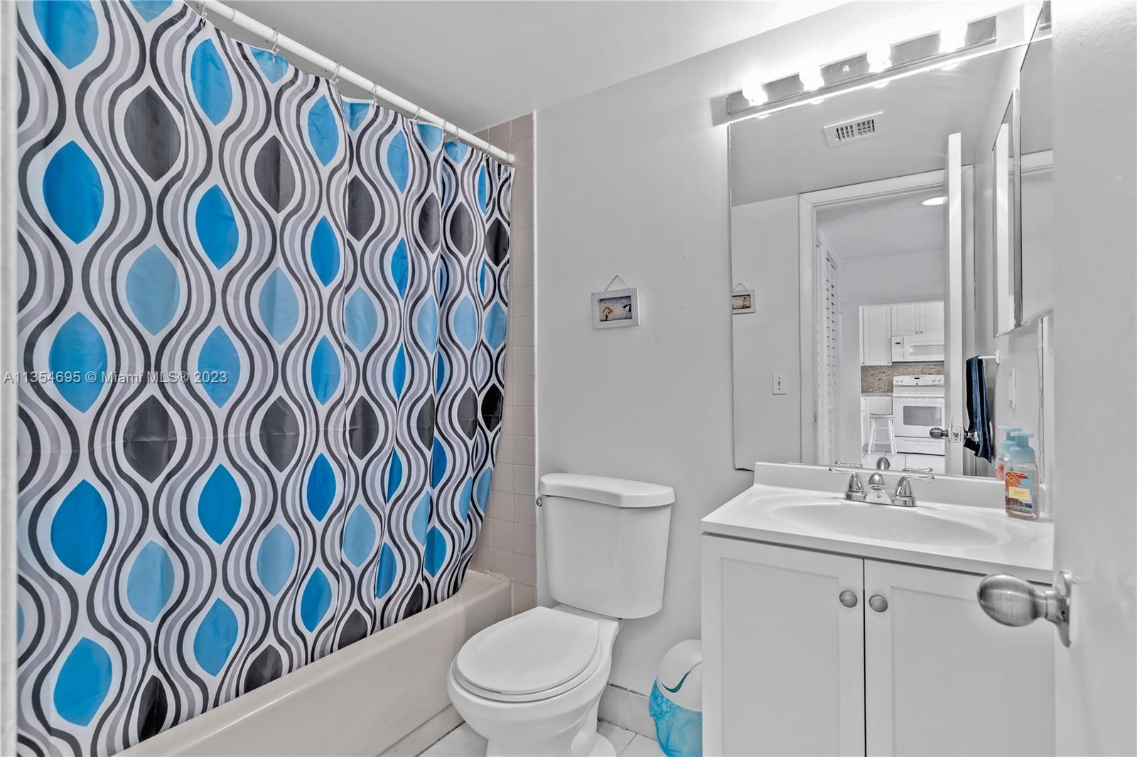 ELAN AT CALUSA CONDO IV - Residential Lease