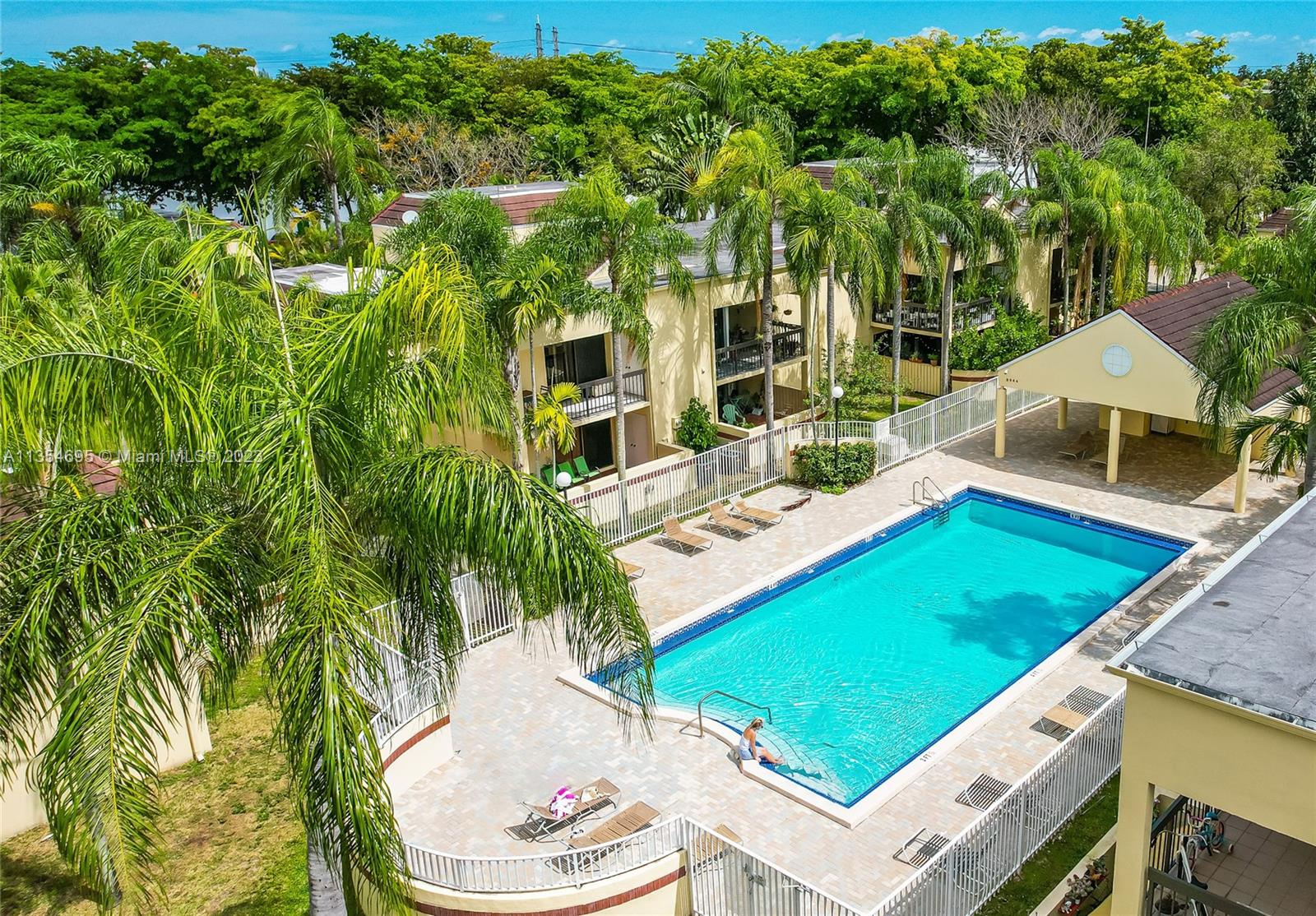 ELAN AT CALUSA CONDO IV - Residential Lease