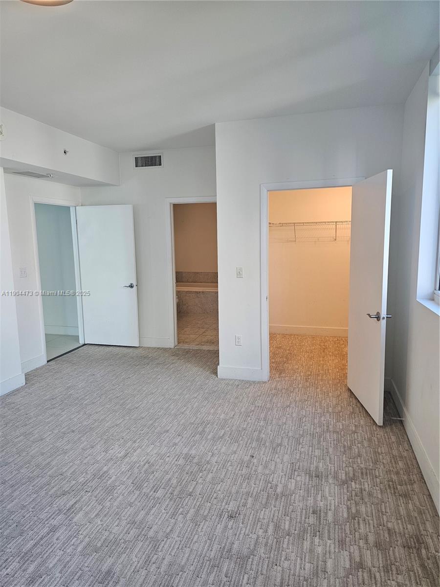 VIZCAYNE NORTH CONDO - Residential