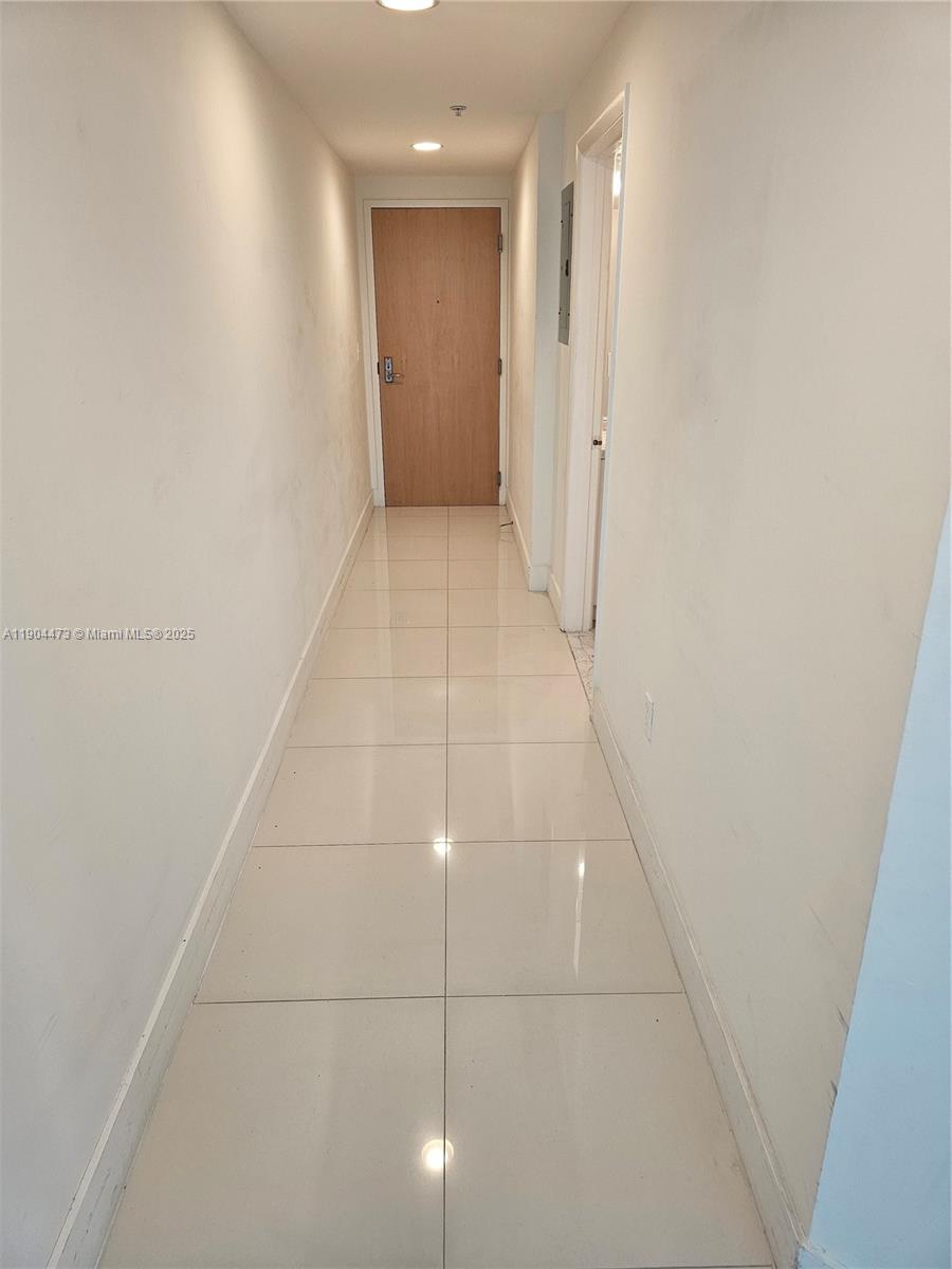 VIZCAYNE NORTH CONDO - Residential