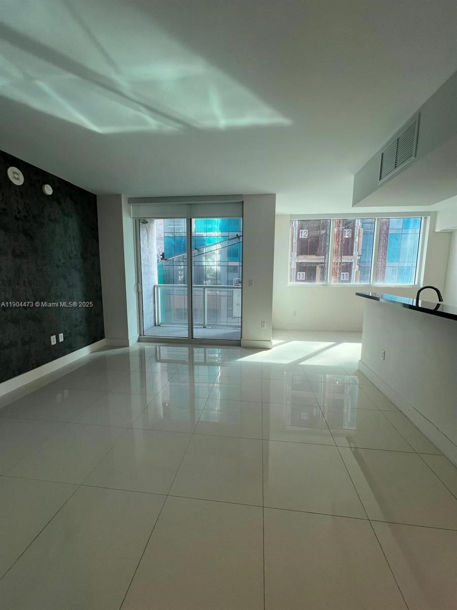 VIZCAYNE NORTH CONDO - Residential