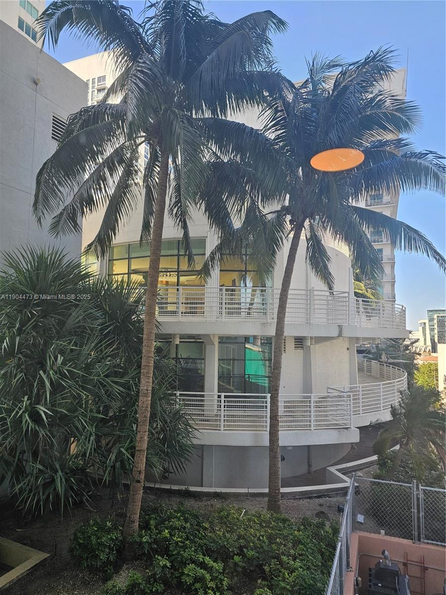VIZCAYNE NORTH CONDO - Residential