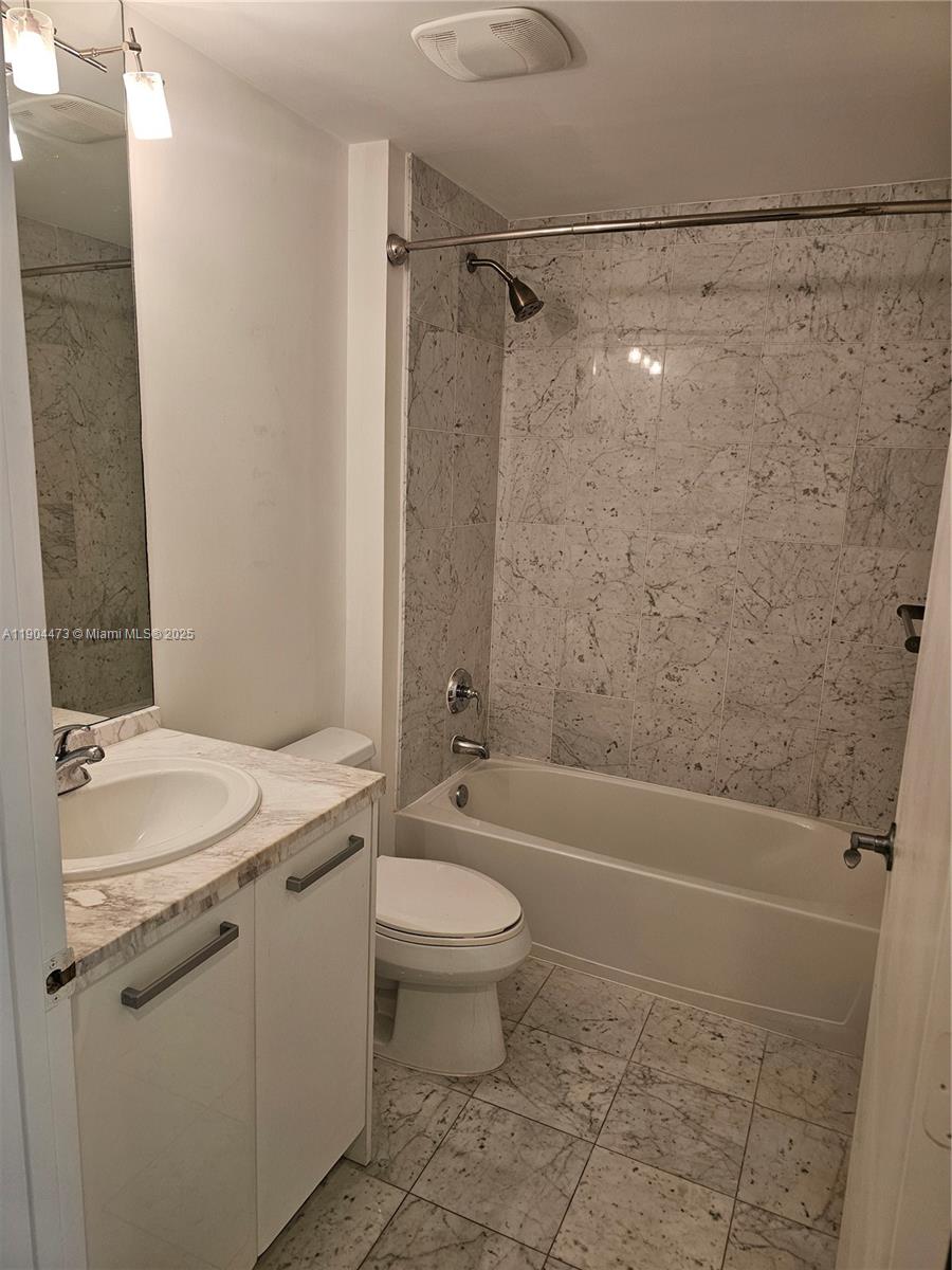 VIZCAYNE NORTH CONDO - Residential