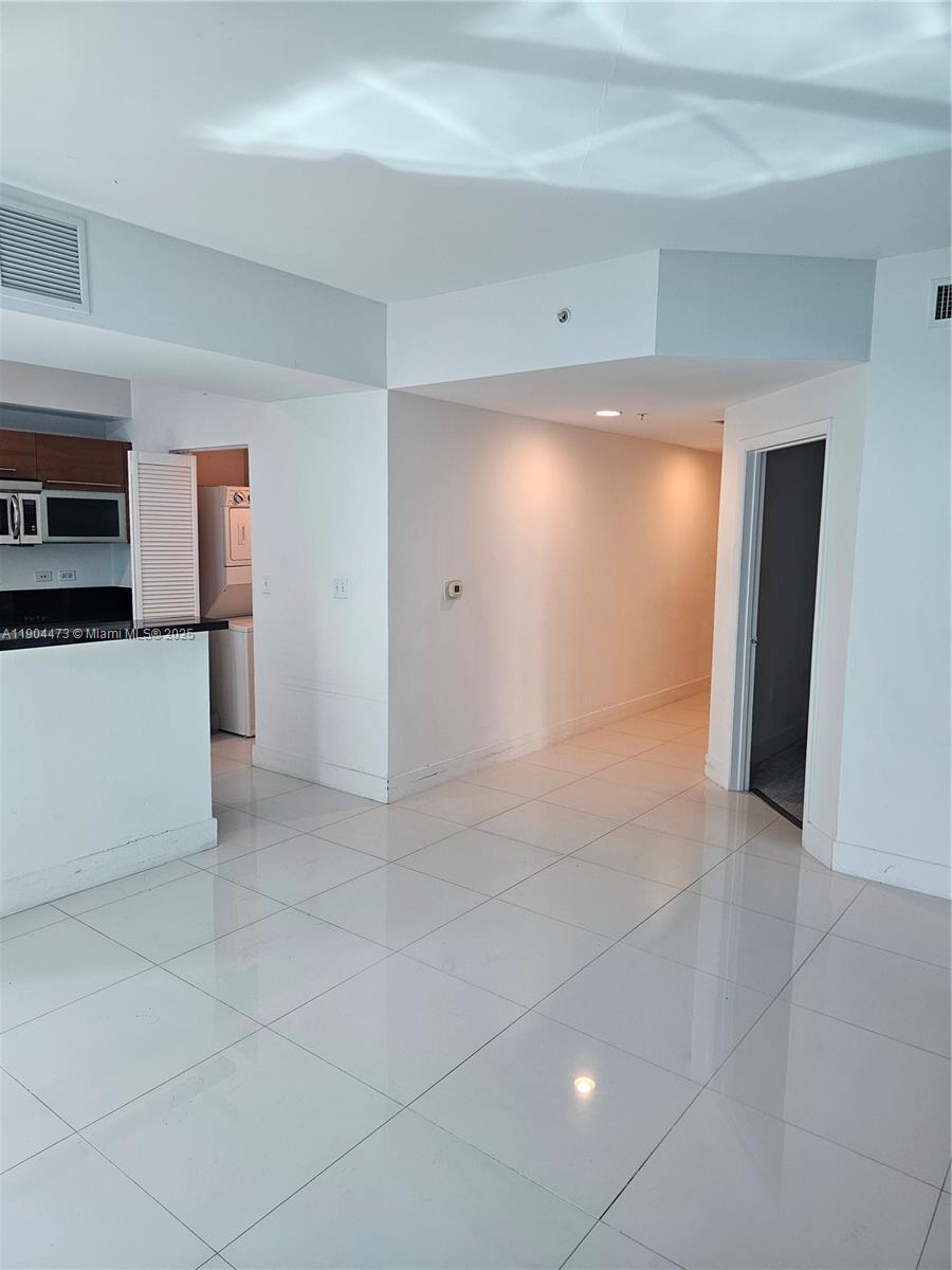 VIZCAYNE NORTH CONDO - Residential