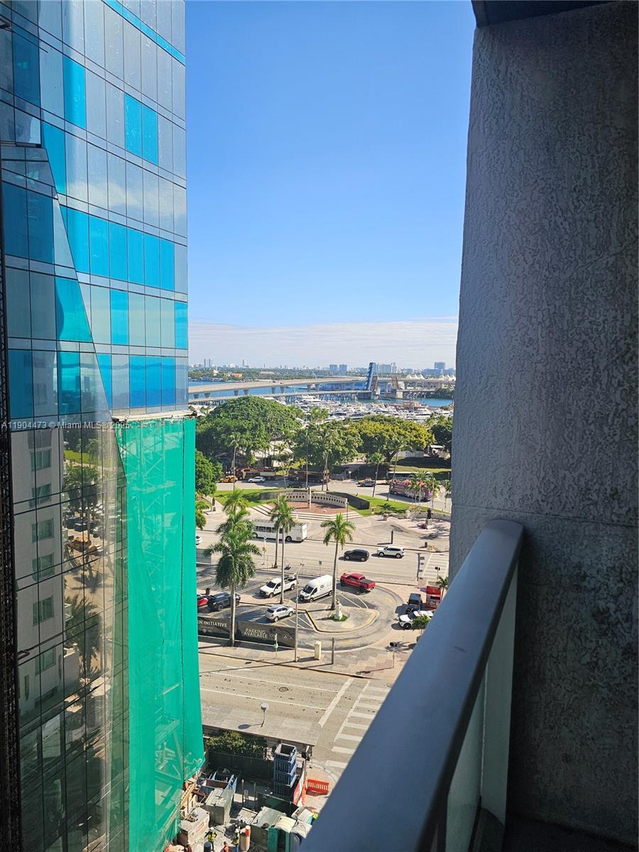 VIZCAYNE NORTH CONDO - Residential