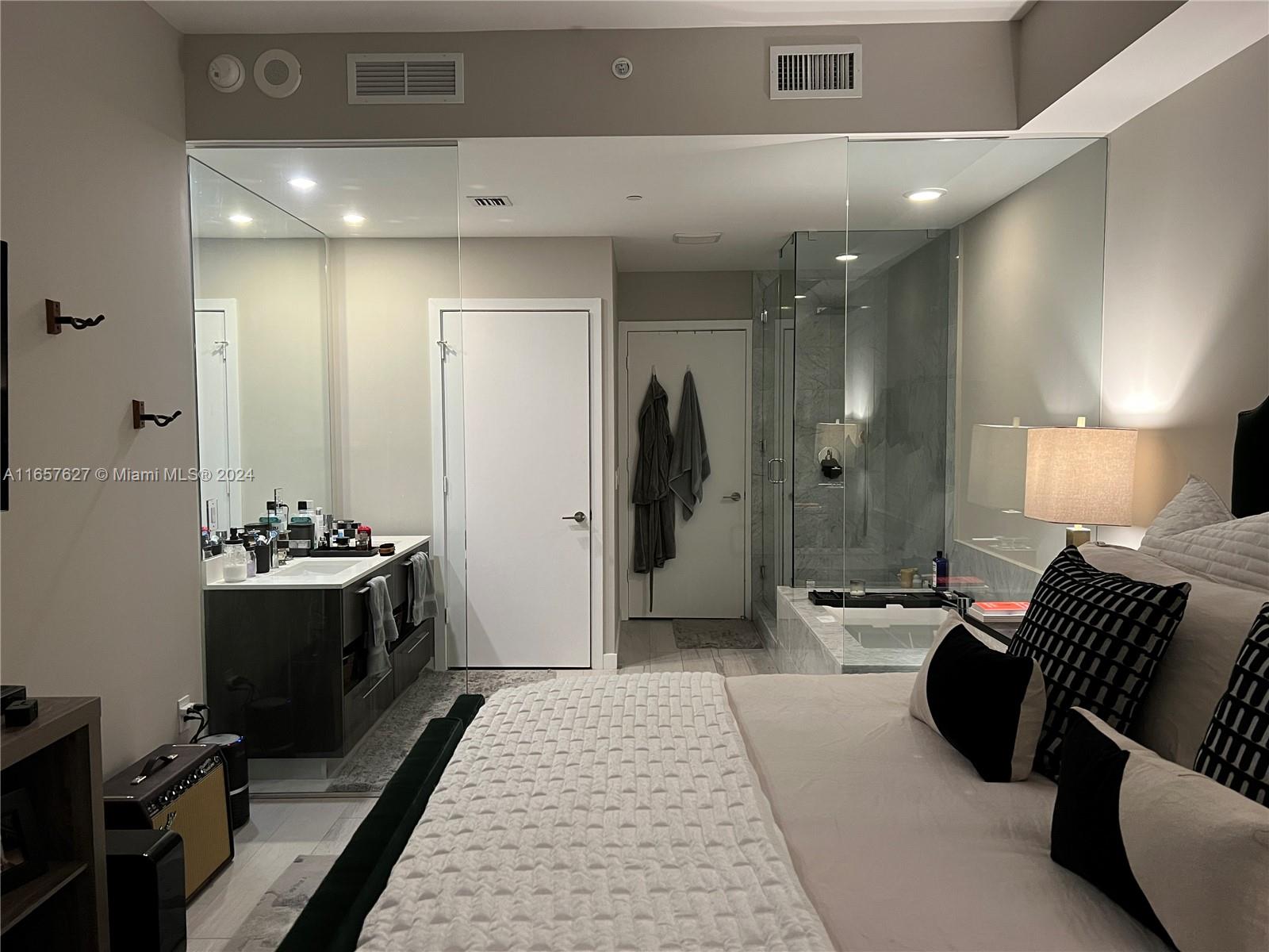GRAN PARAISO CONDO - Residential Lease