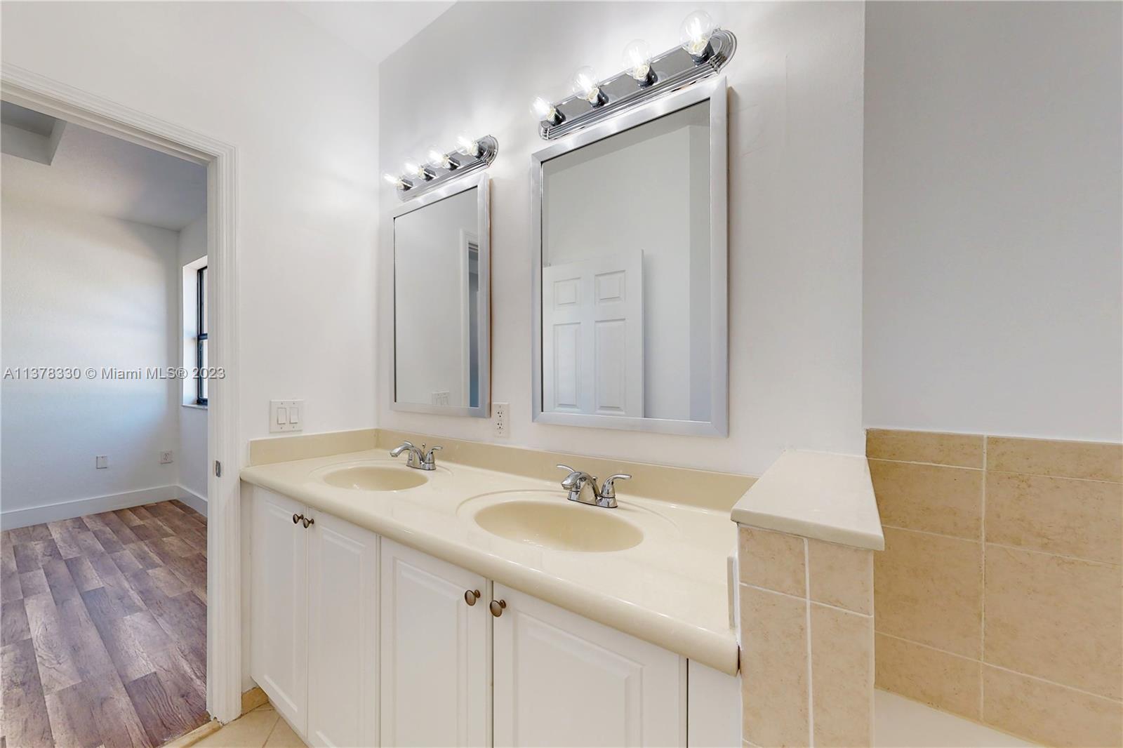 SILVER PALM EAST SEC TWO - Residential