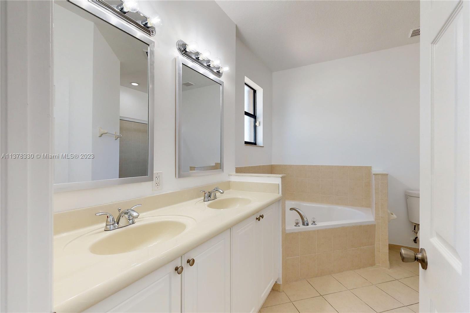 SILVER PALM EAST SEC TWO - Residential