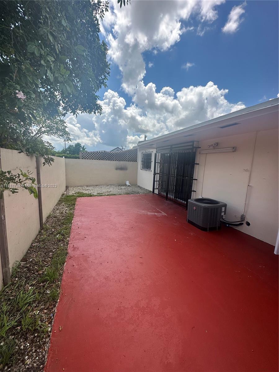 GREENGLADE VILLAS - Residential Lease