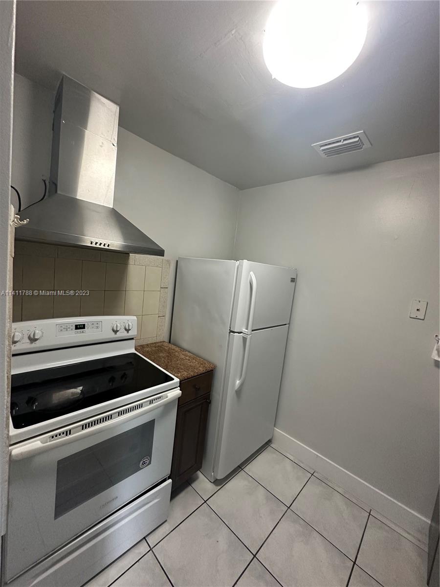 GREENGLADE VILLAS - Residential Lease