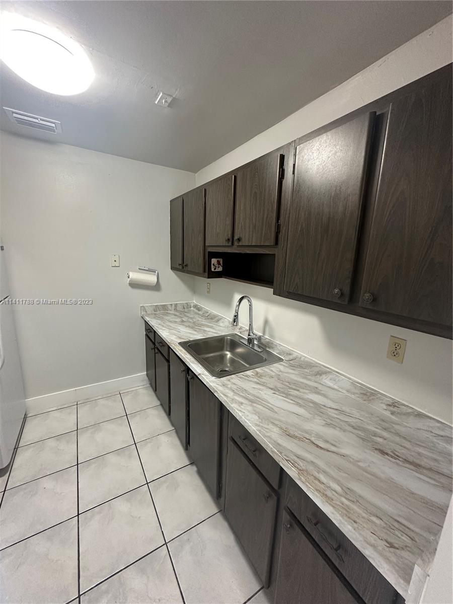 GREENGLADE VILLAS - Residential Lease