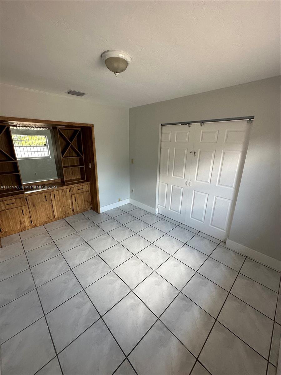 GREENGLADE VILLAS - Residential Lease