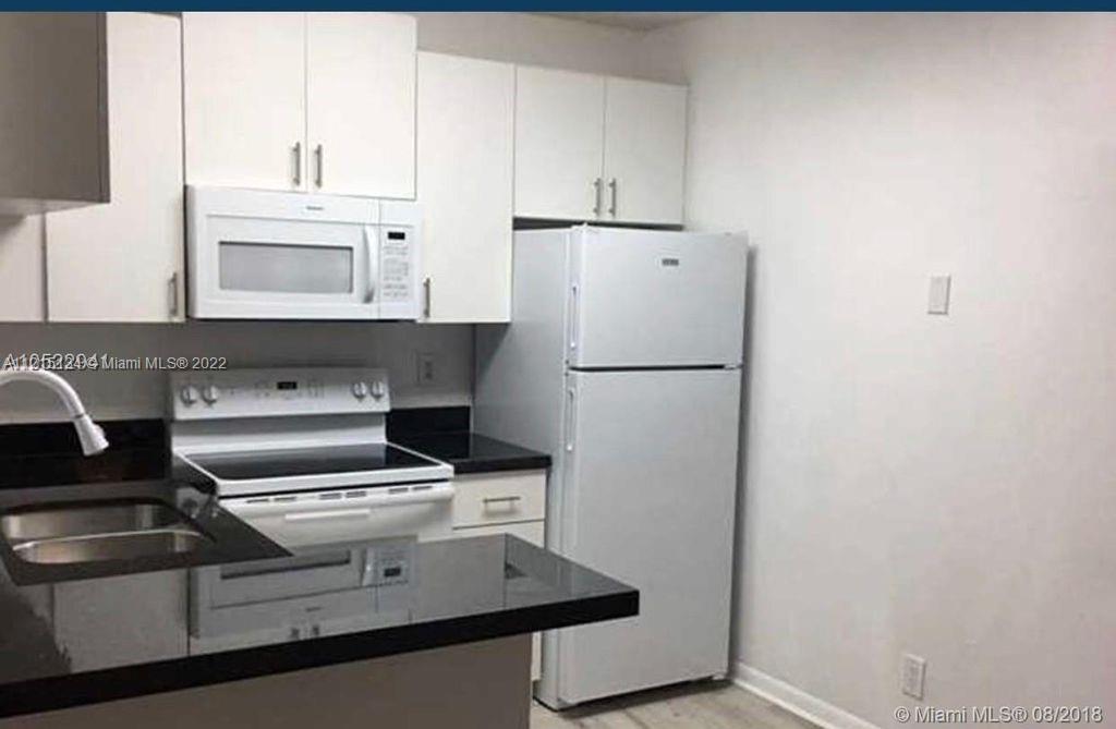 COUNTRY PARK CONDO - Residential Lease