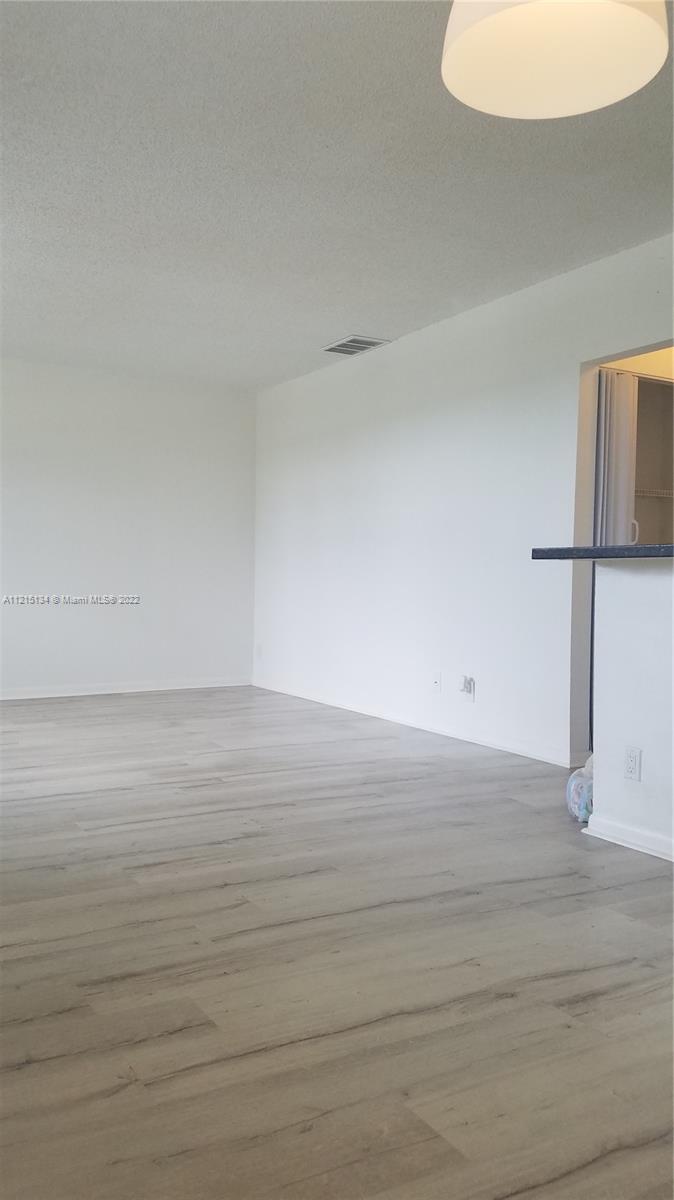 COUNTRY PARK CONDO - Residential Lease