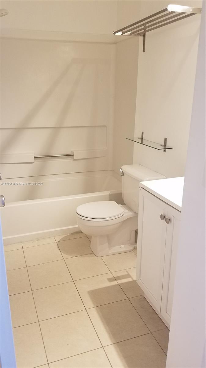 COUNTRY PARK CONDO - Residential Lease