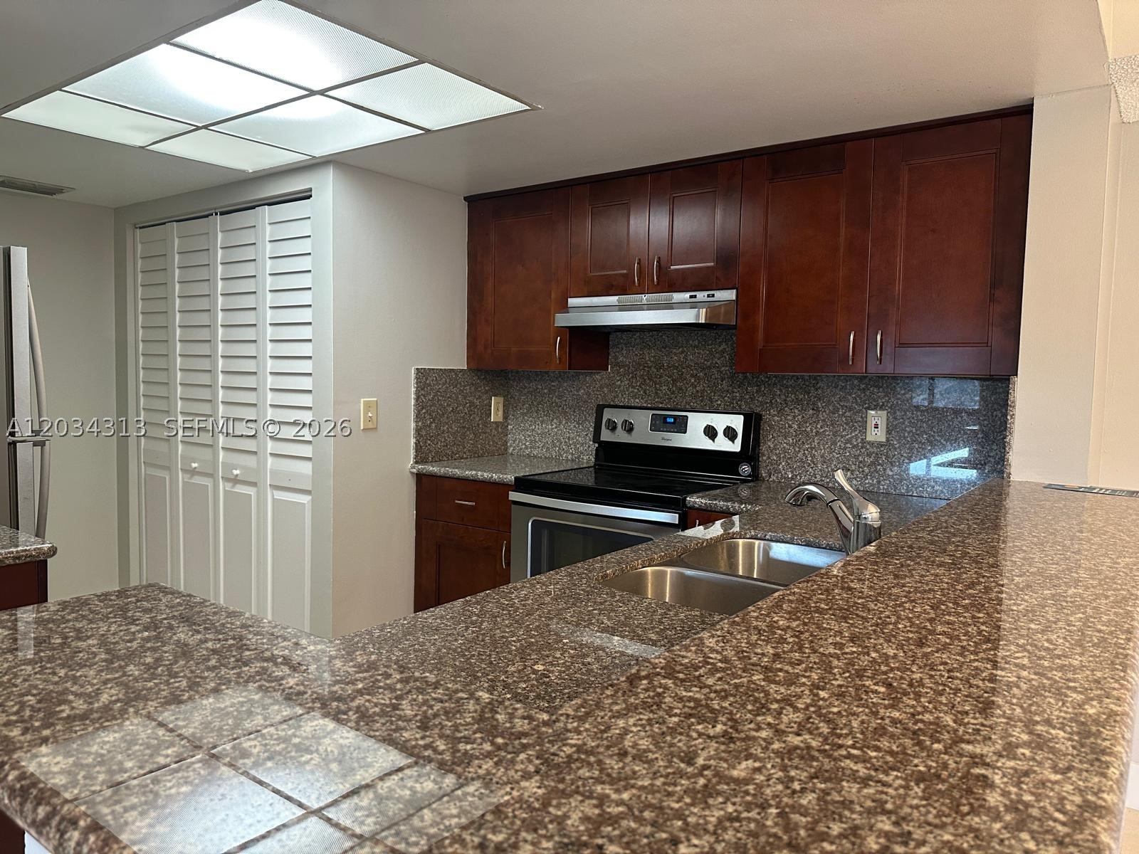 VISCONTI CONDO - Residential Lease