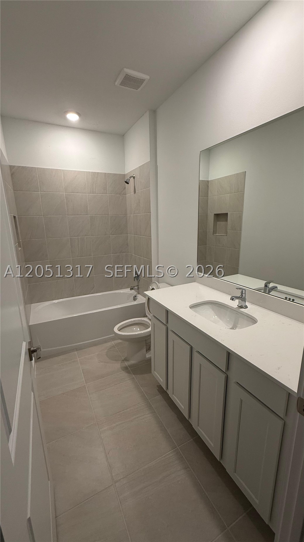 LAKESIDE LANDING - Residential Lease