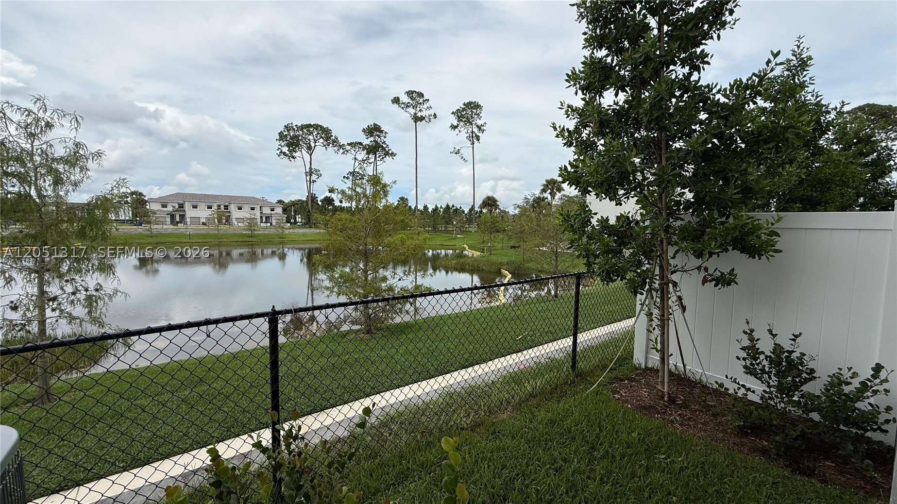 LAKESIDE LANDING - Residential Lease