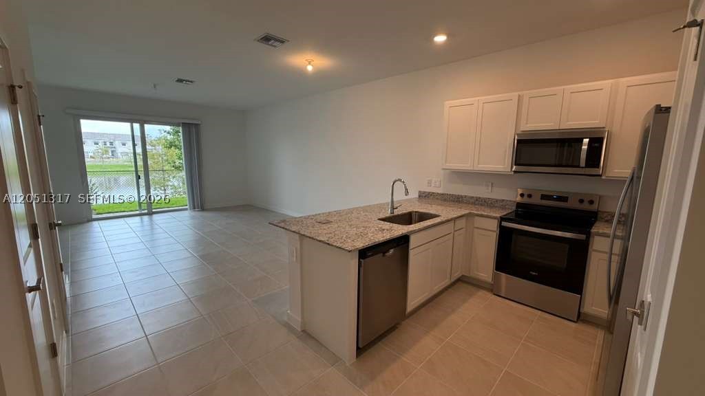 LAKESIDE LANDING - Residential Lease
