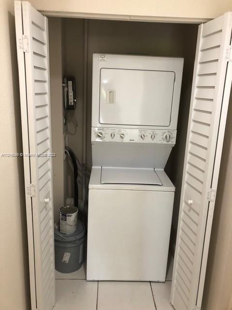 ROYAL CONDO - Residential Lease