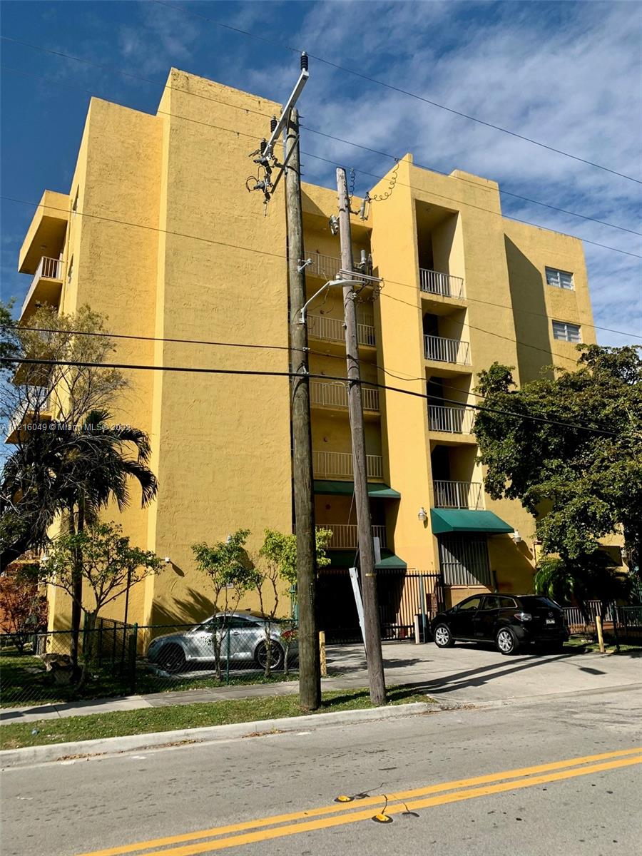ROYAL CONDO - Residential Lease