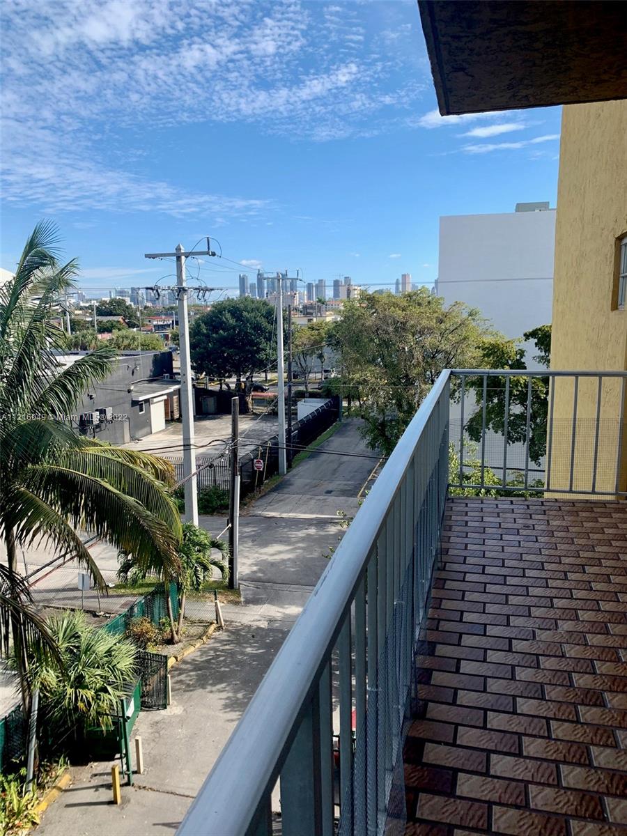 ROYAL CONDO - Residential Lease