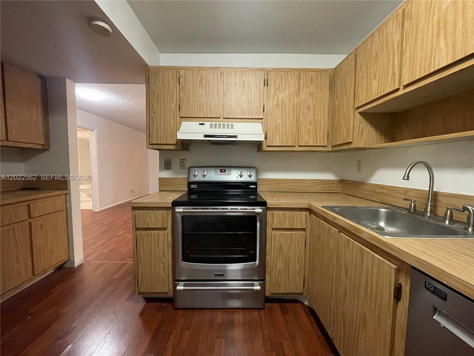 GARDENS NORTH SIX CONDO - Residential Lease