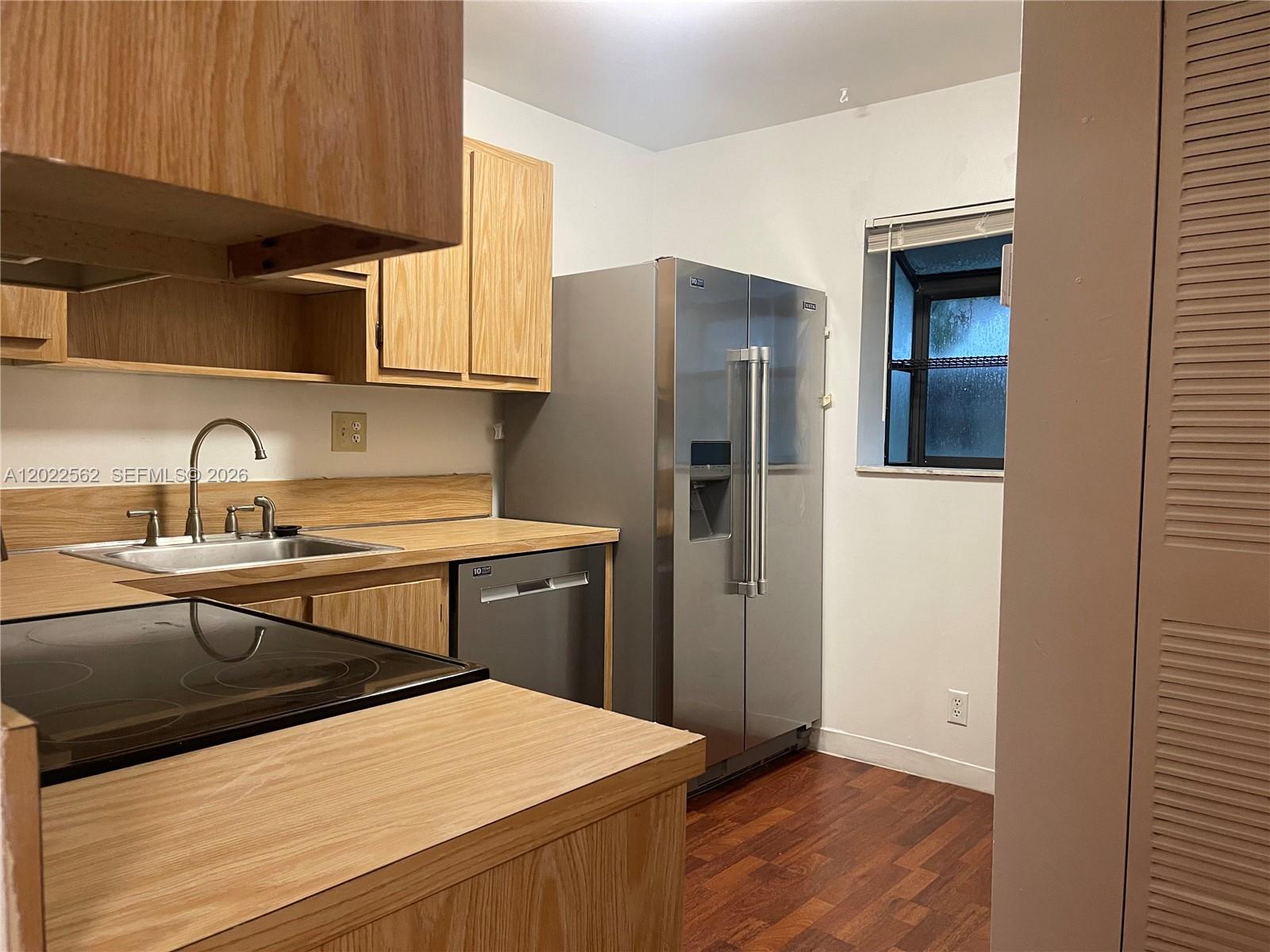 GARDENS NORTH SIX CONDO - Residential Lease