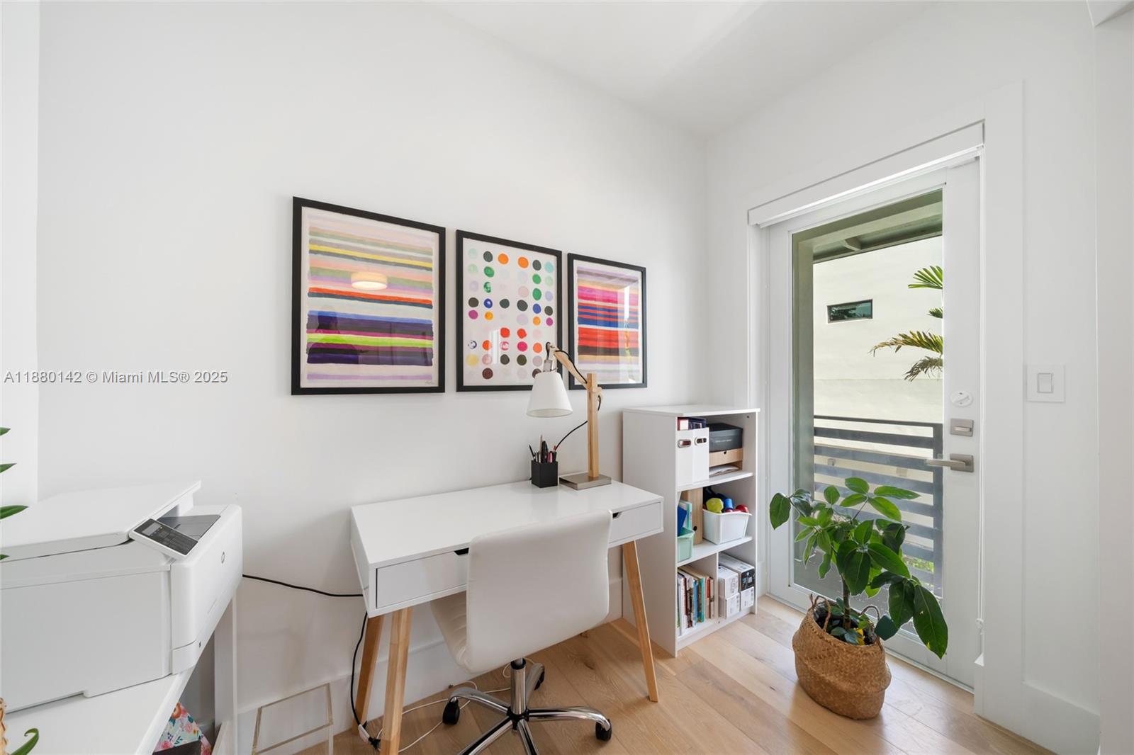 COCONUT GROVE MANOR - Residential