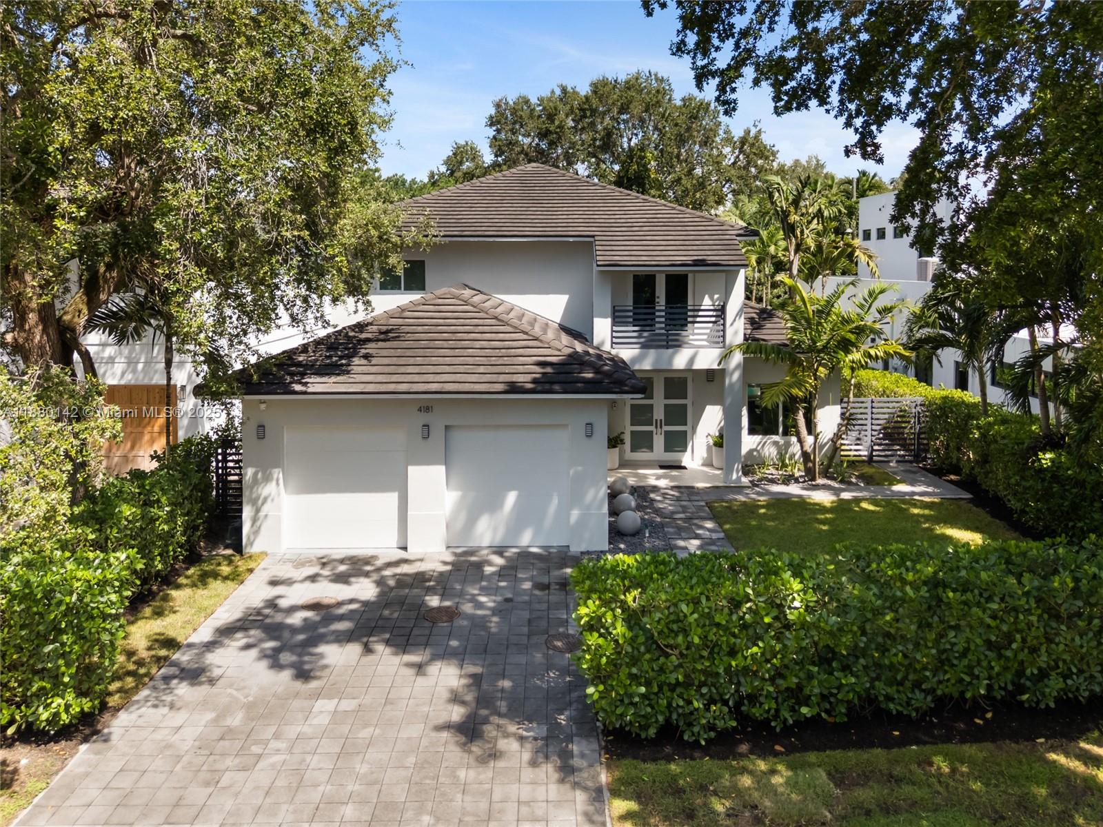 COCONUT GROVE MANOR - Residential