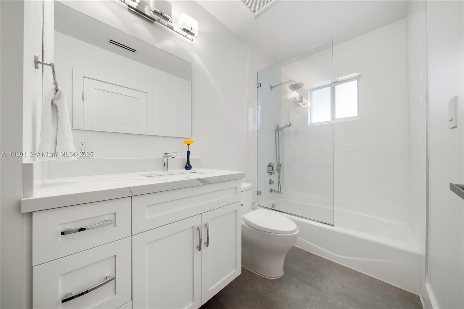COCONUT GROVE MANOR - Residential