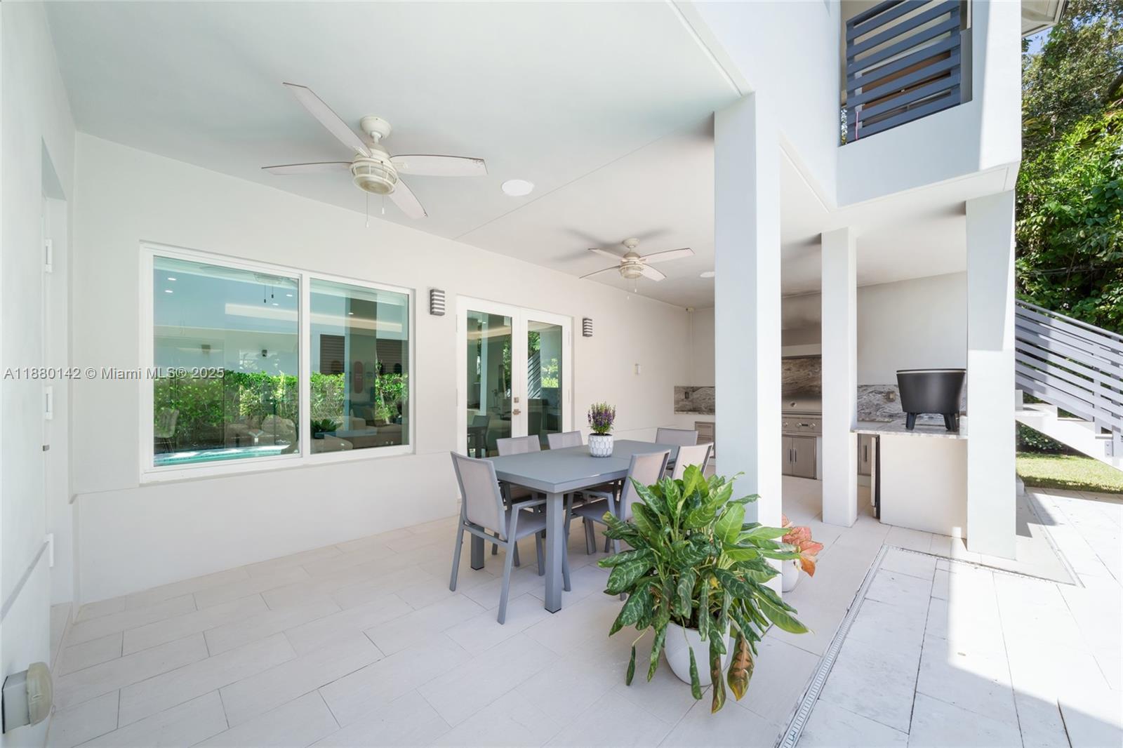 COCONUT GROVE MANOR - Residential