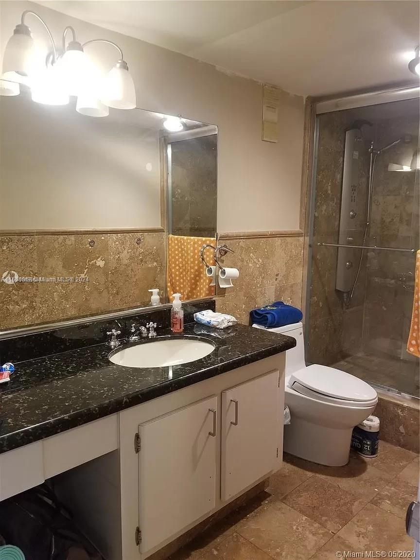 WILSHIRE CONDO - Residential Lease