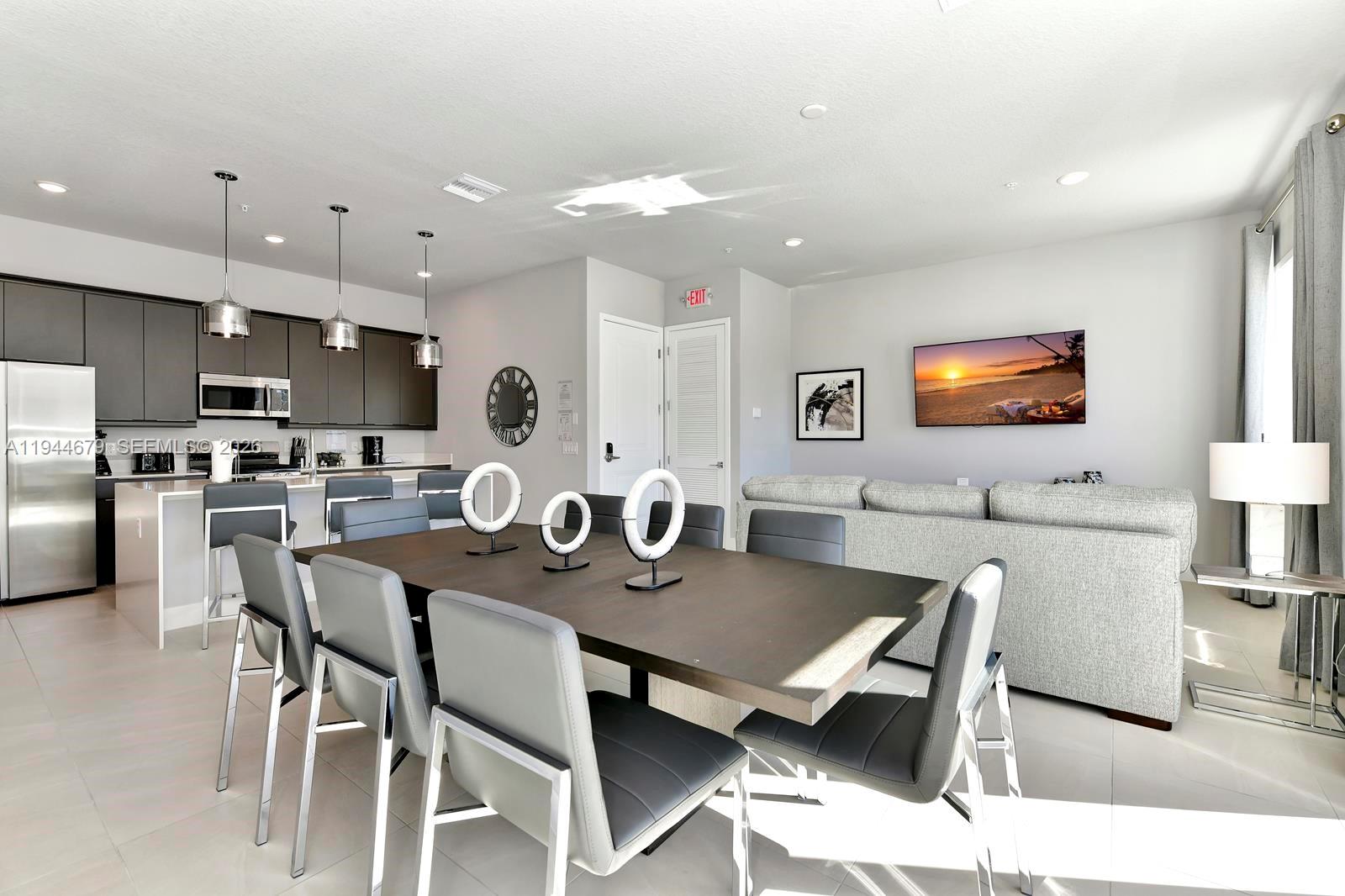 SPECTRUM AT REUNION CONDO - Residential