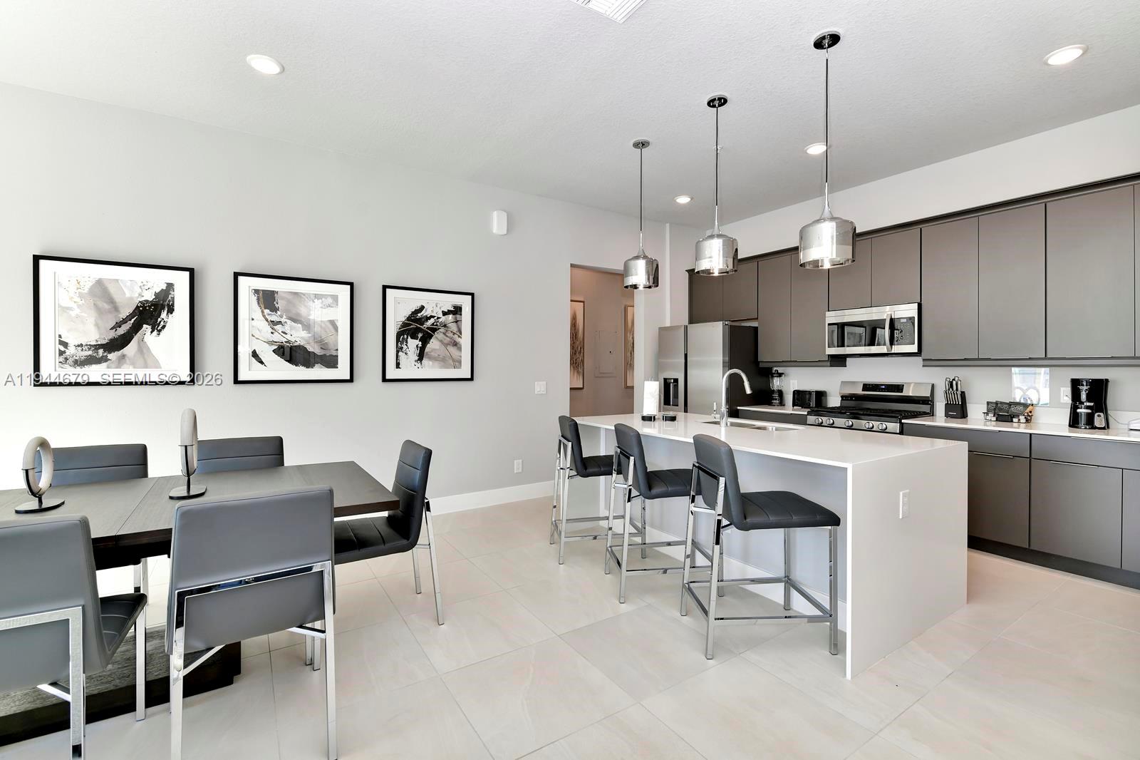 SPECTRUM AT REUNION CONDO - Residential