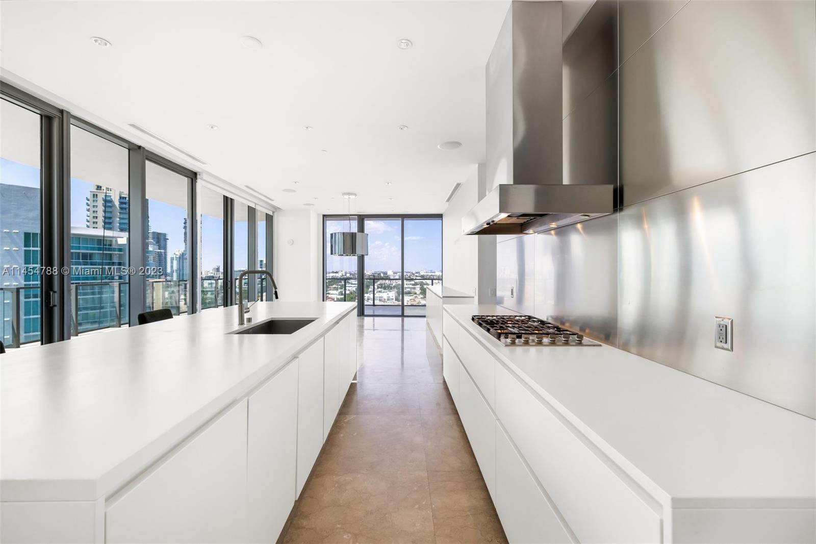 APOGEE CONDO - Residential