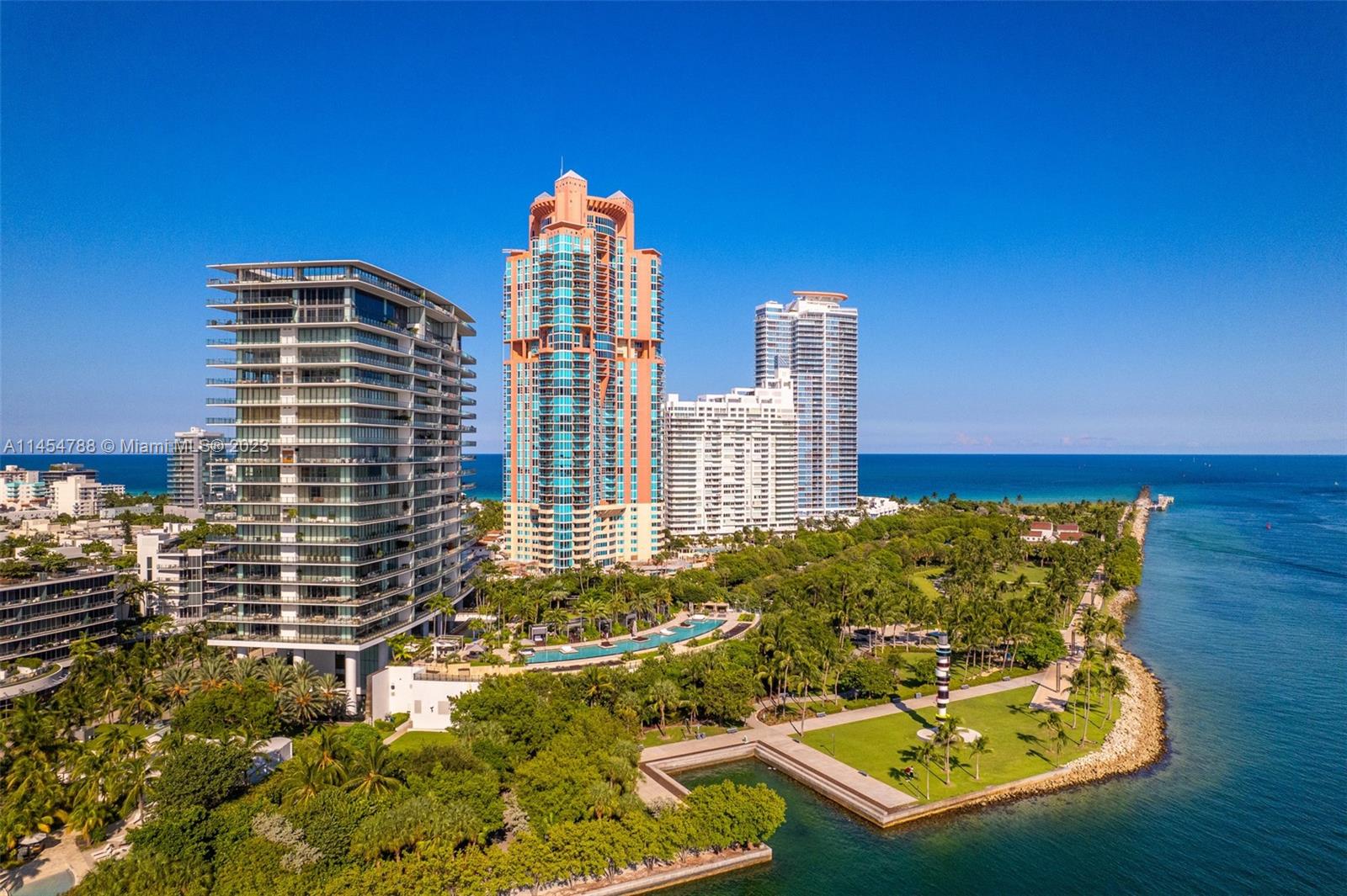 APOGEE CONDO - Residential