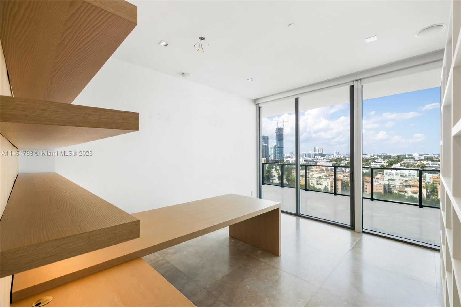 APOGEE CONDO - Residential