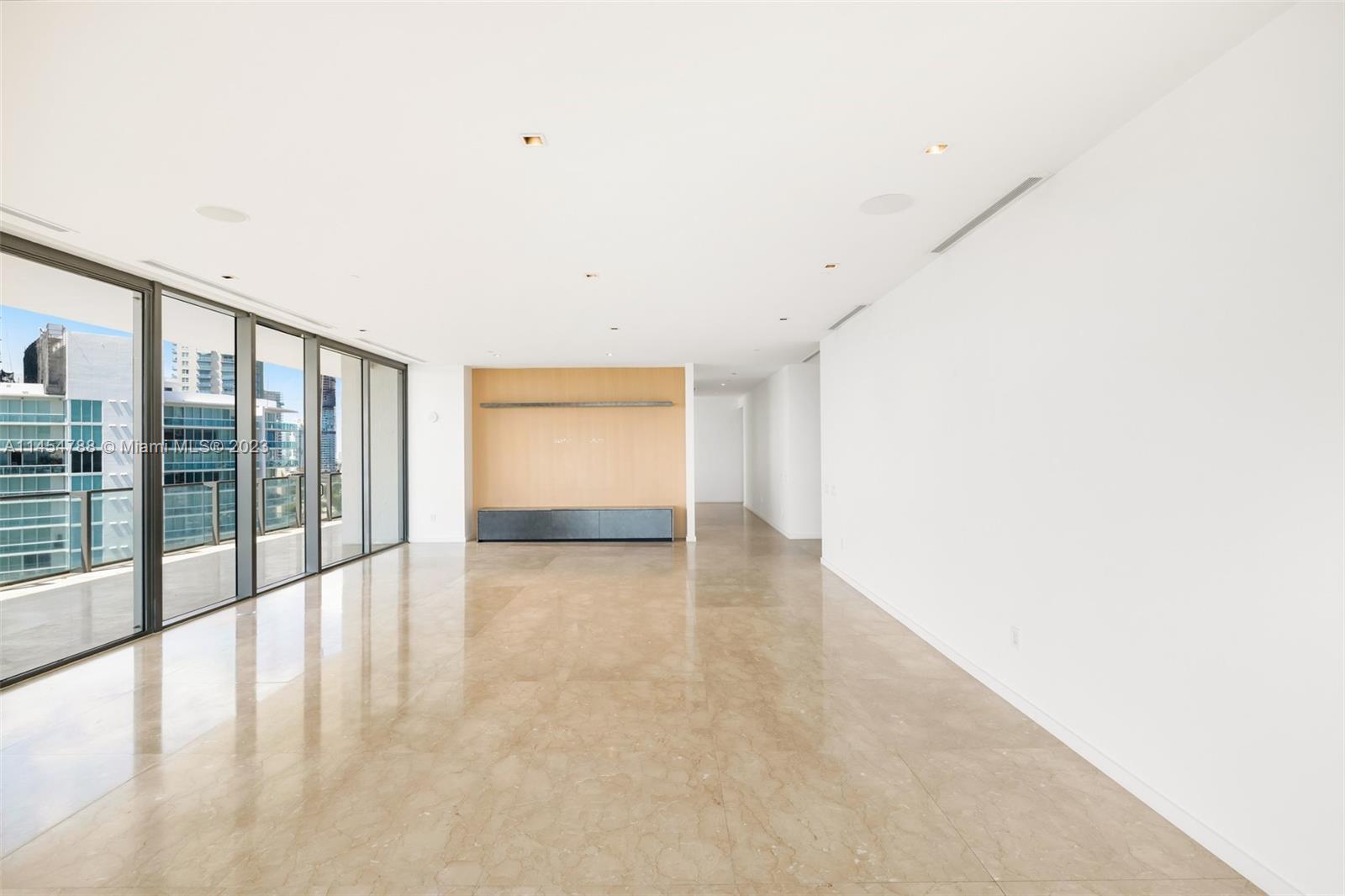 APOGEE CONDO - Residential