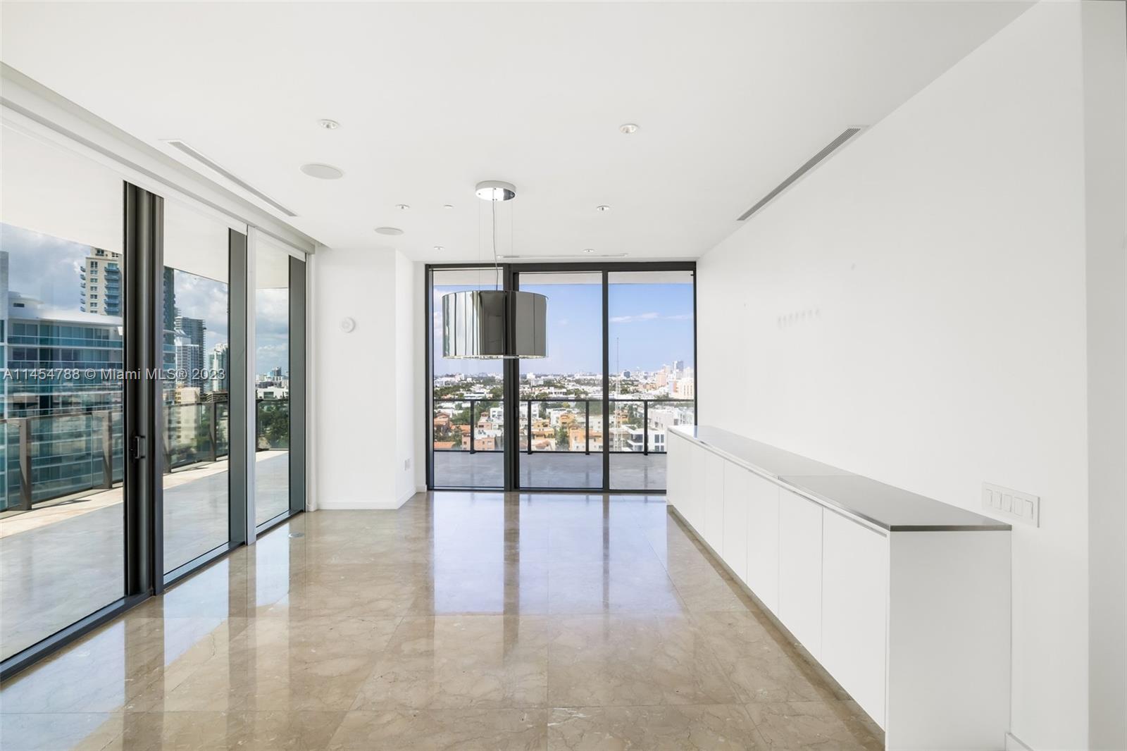 APOGEE CONDO - Residential