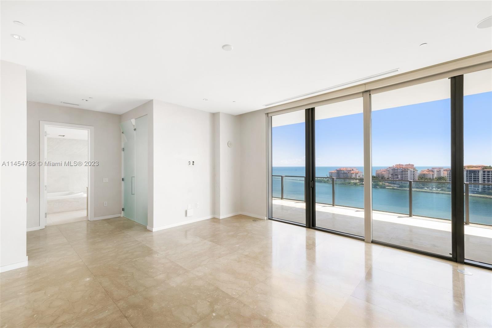 APOGEE CONDO - Residential