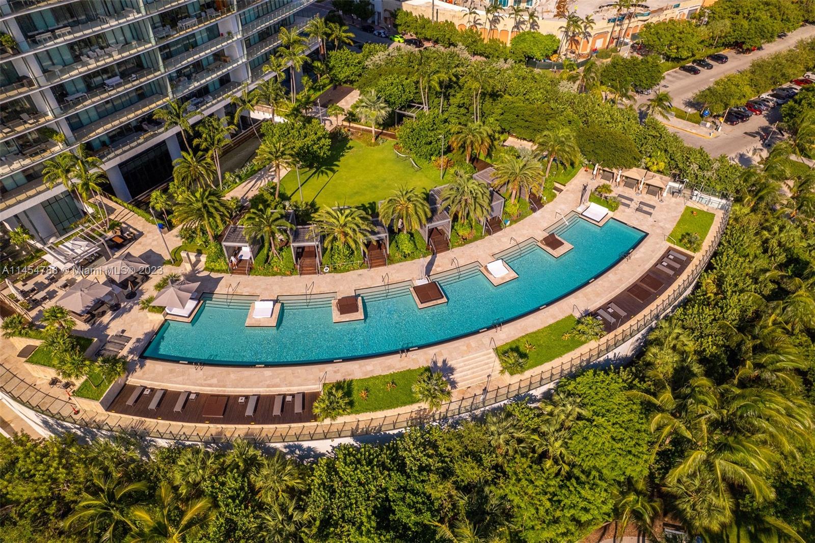 APOGEE CONDO - Residential