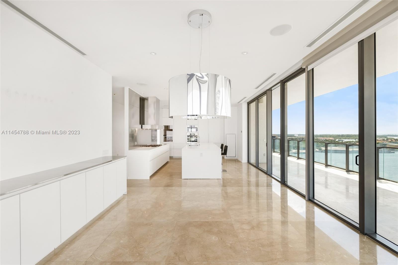 APOGEE CONDO - Residential